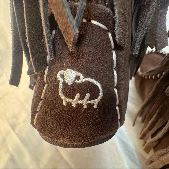 Lamo Virginia Three Tier Chevron Pattern Suede Fringe Moccasin Boots NWOT - Picture 10 of 12